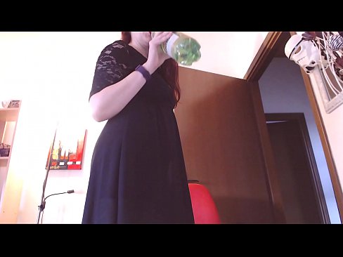 ❤️ Un escravo sumiso que adora as bragas sucias e deliciosas vese obrigado a masturbarse despois de ver este vídeo! ❤️ Porno en nós ❌️